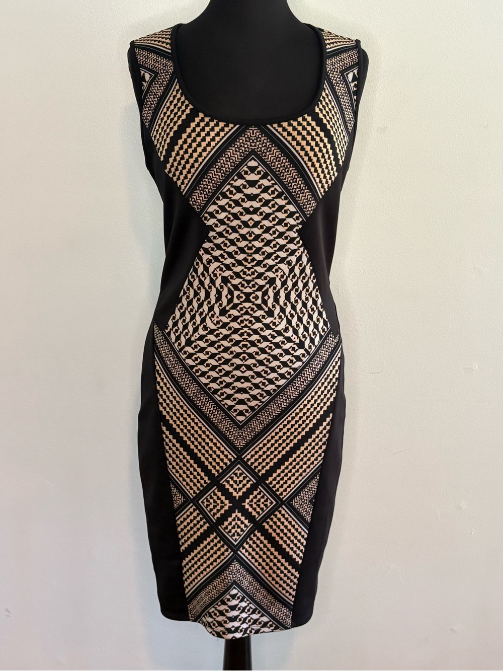 Bar III Black Sleeveless Midi Dress with Tan Geometric Print L